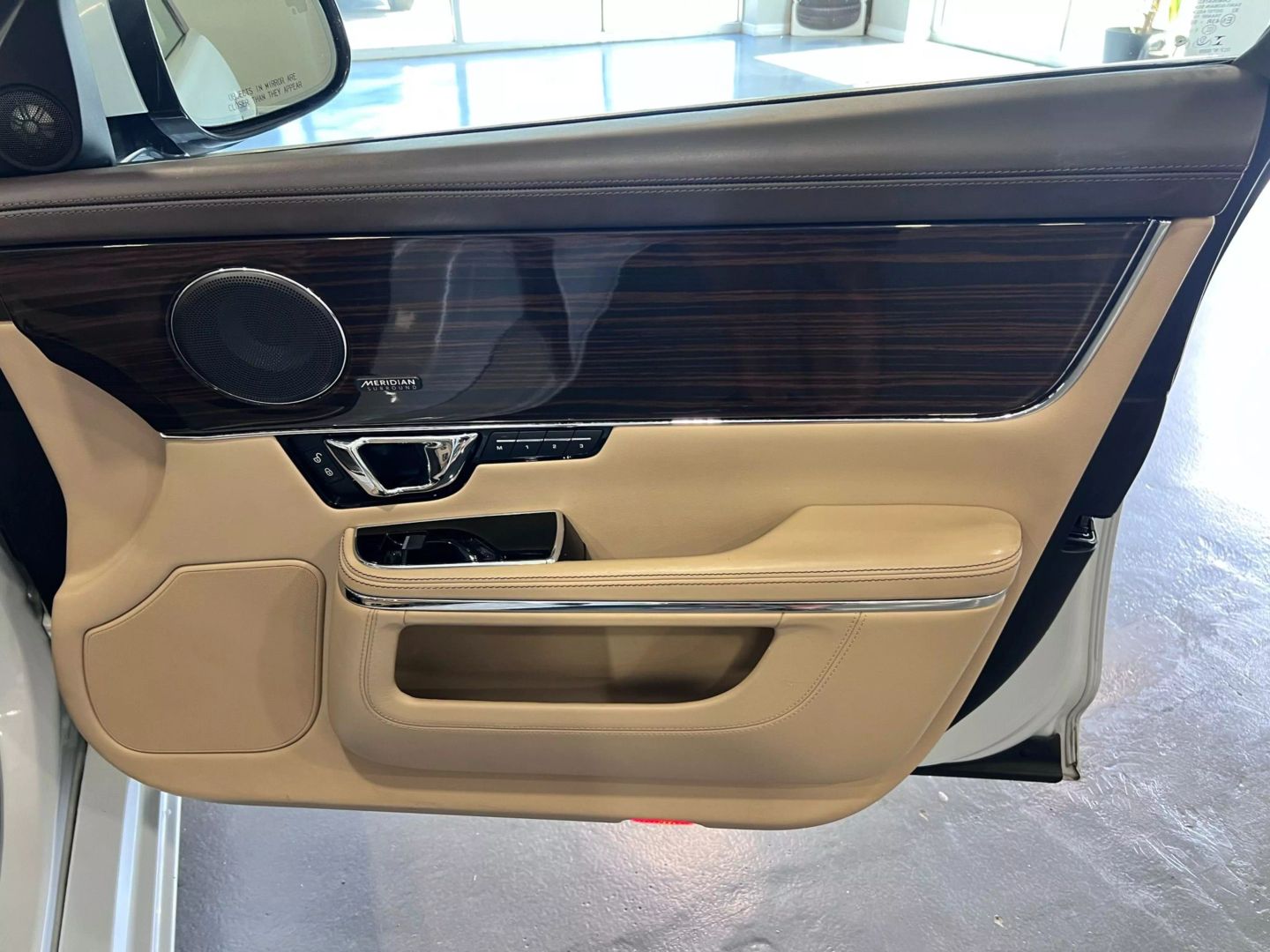 2016 Jaguar Xj Xjl Portfolio Sedan 4d - Image 28