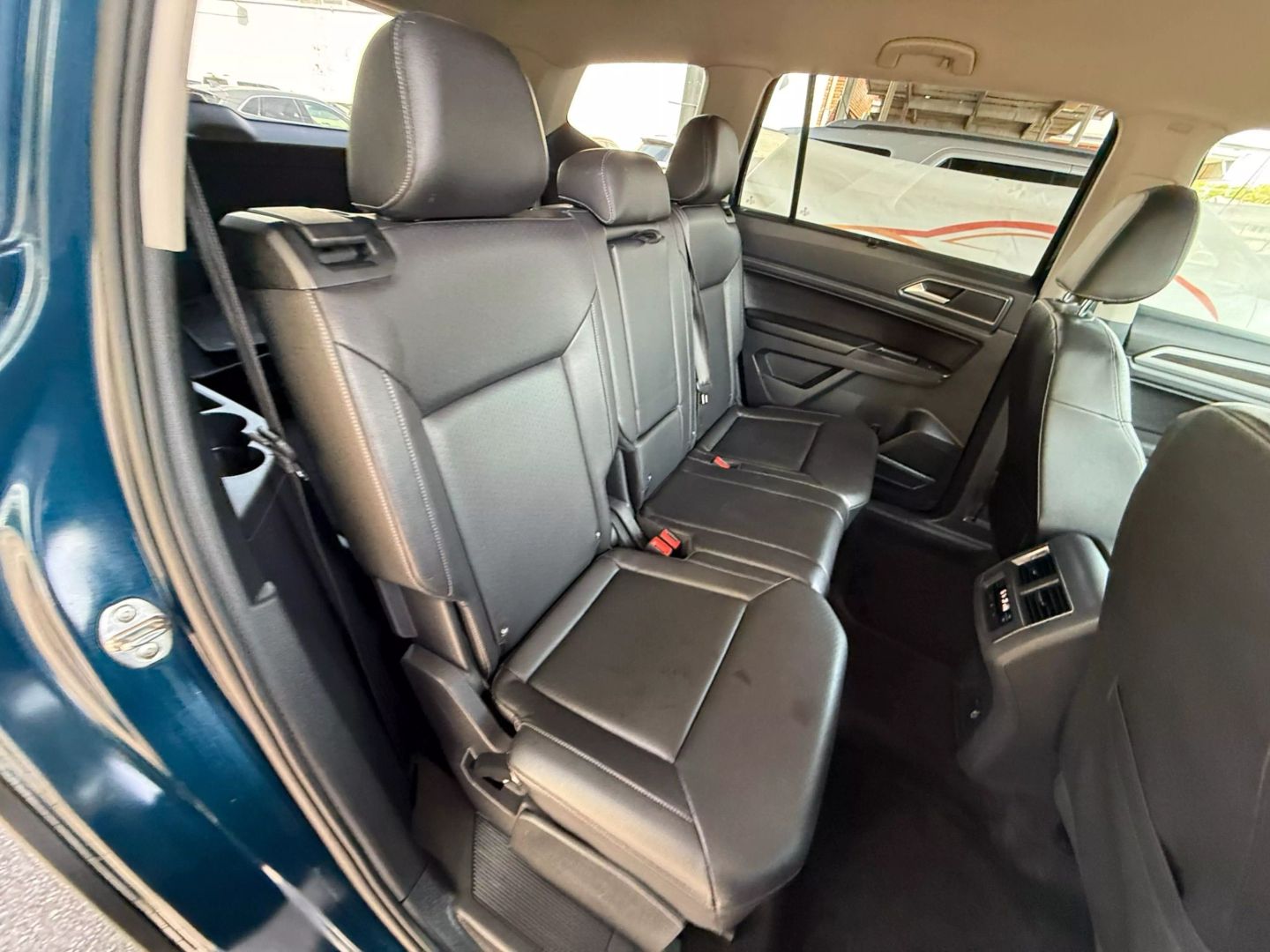 2018 Volkswagen Atlas - Image 25