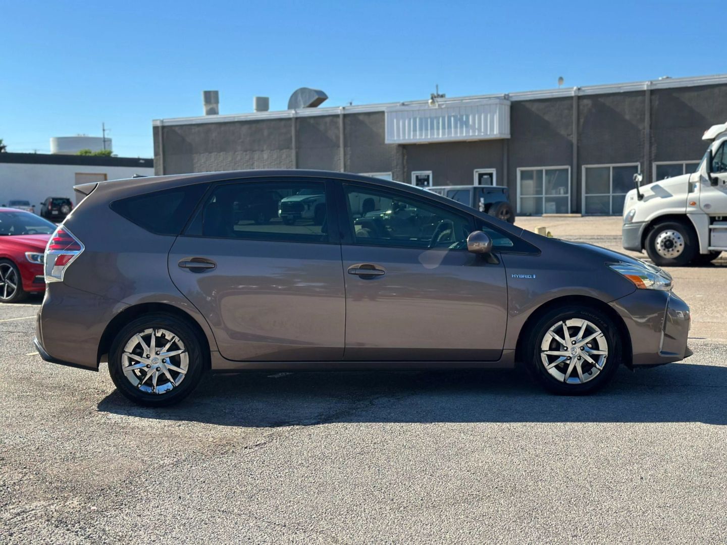 2015 Toyota Prius V - Image 8