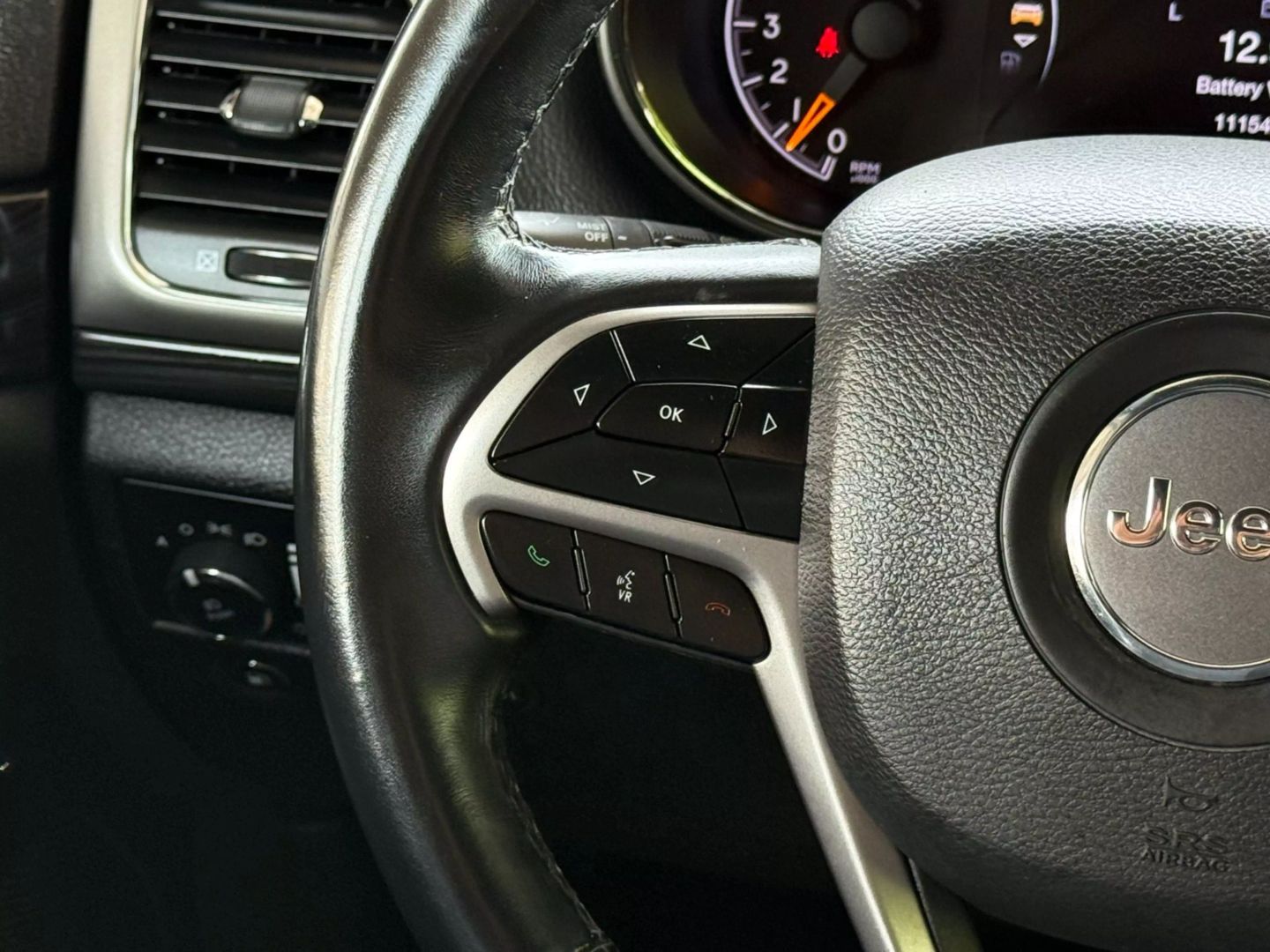 2019 Jeep Grand Cherokee - Image 31
