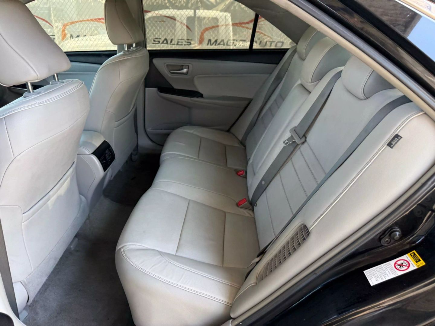 2015 Toyota Camry - Image 18