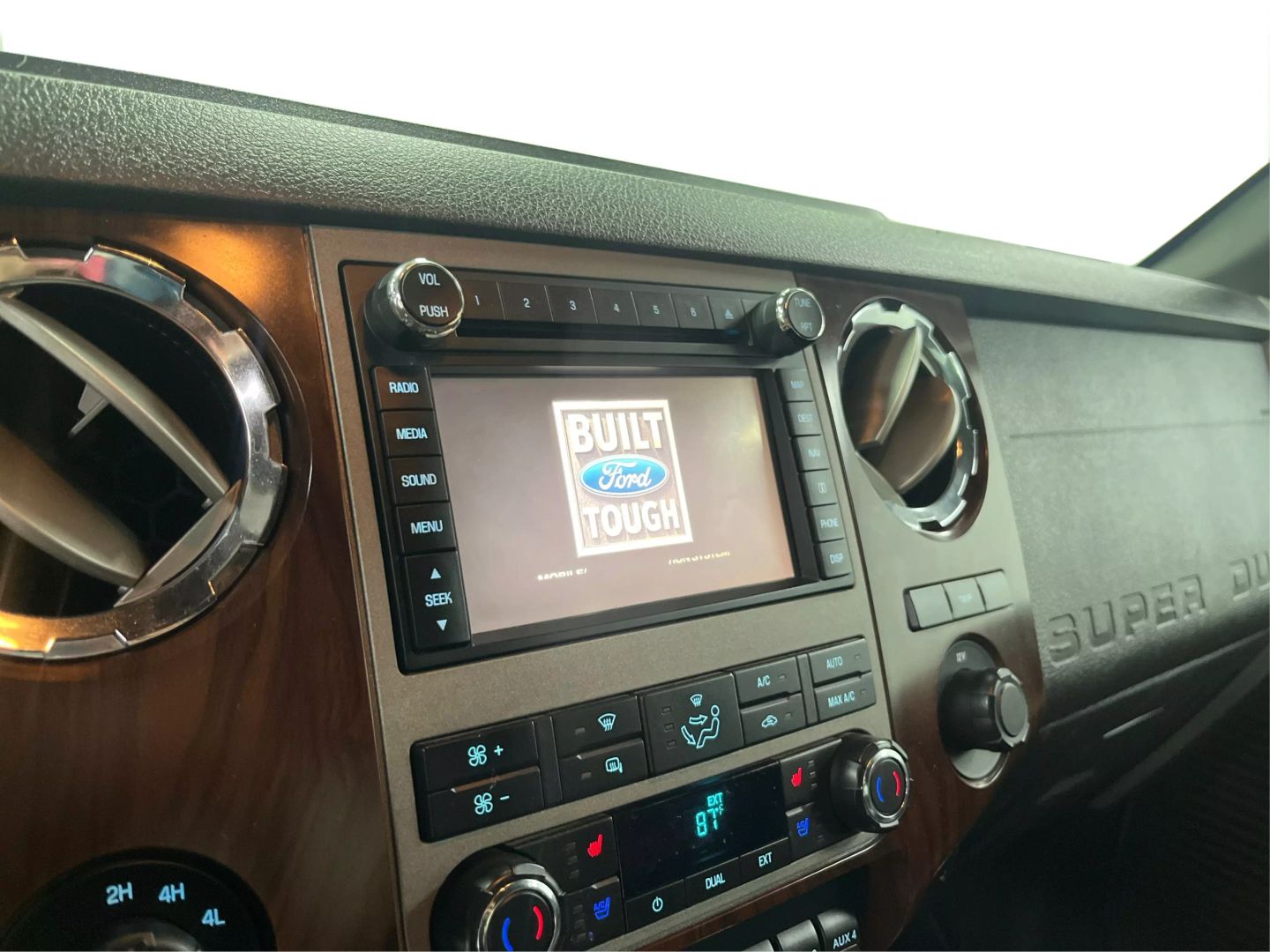 2011 Ford F350 Super Duty Crew Cab - Image 14