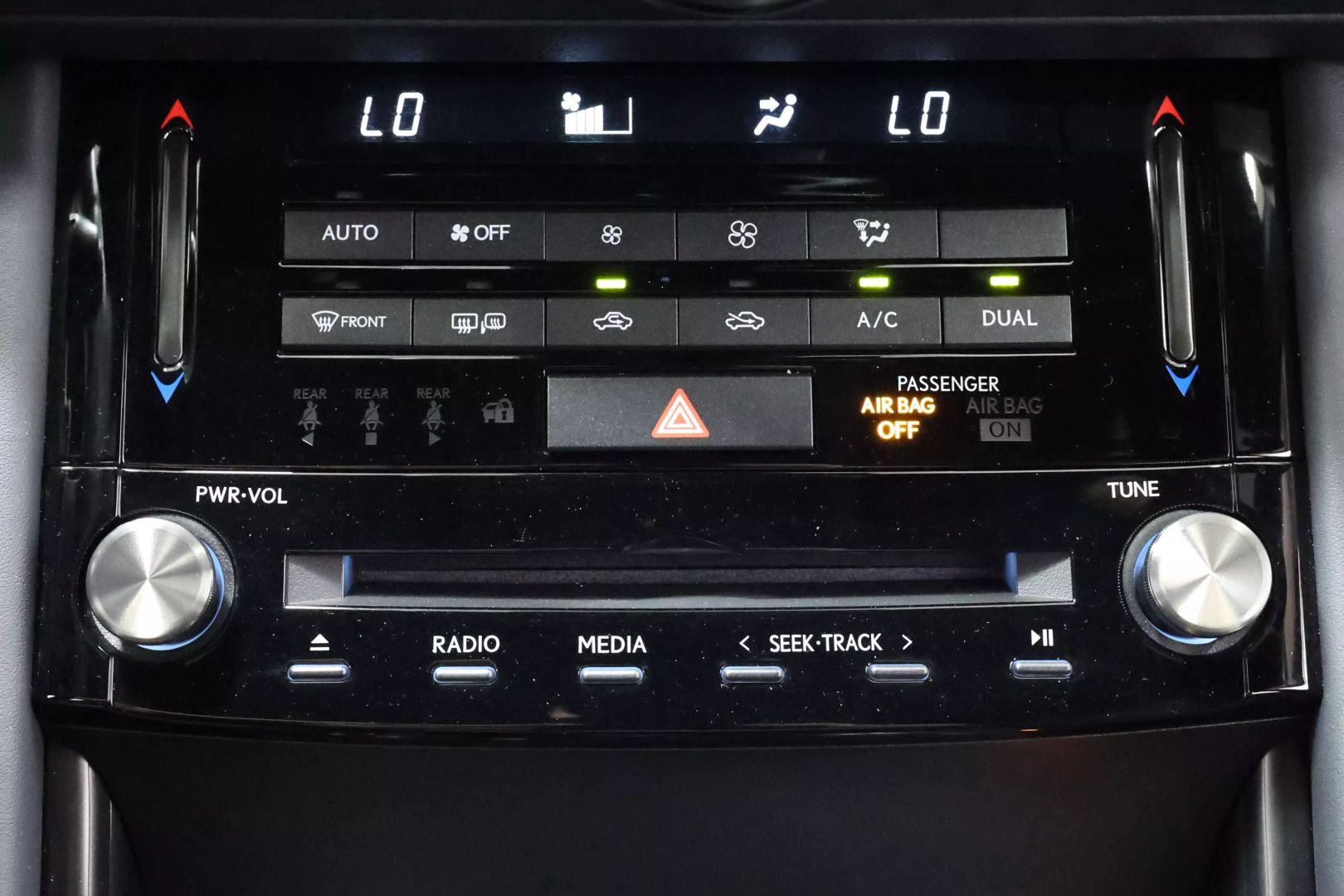 2023 Lexus Is - Image 41