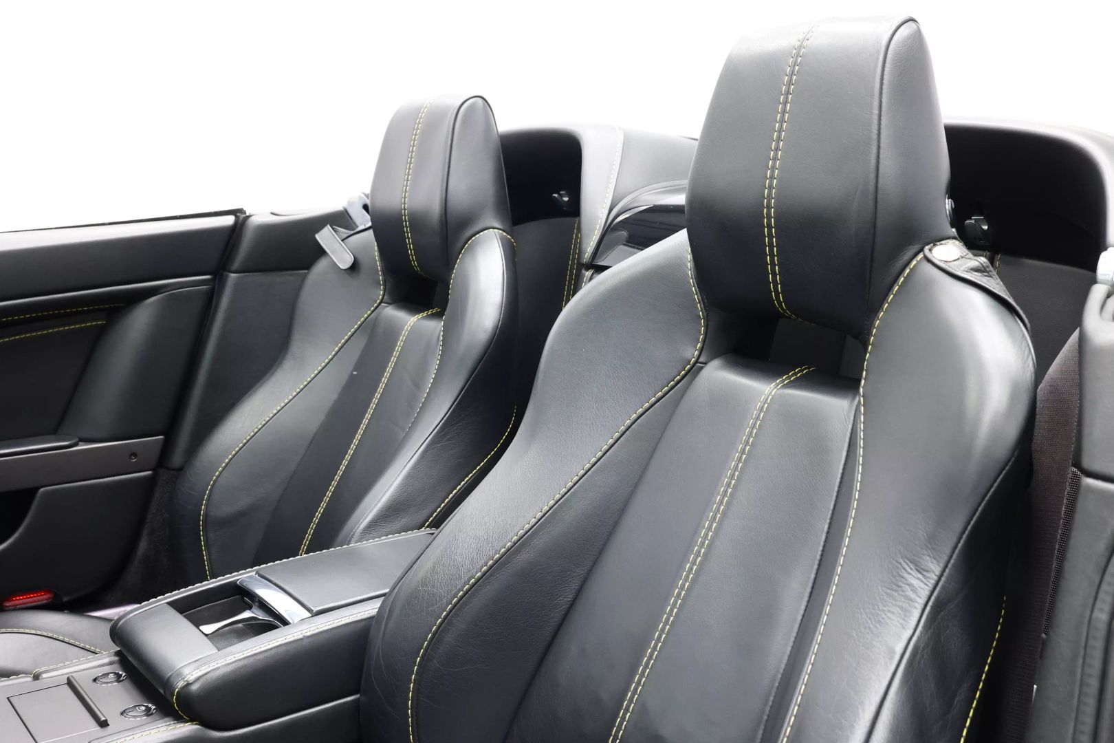 2008 Aston Martin Vantage - Image 16