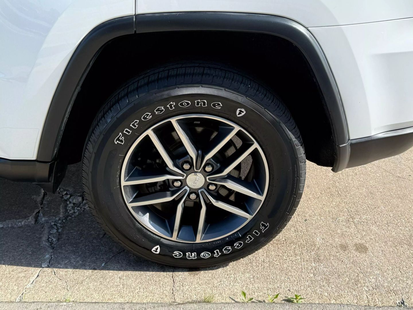 2017 Jeep Grand Cherokee - Image 61