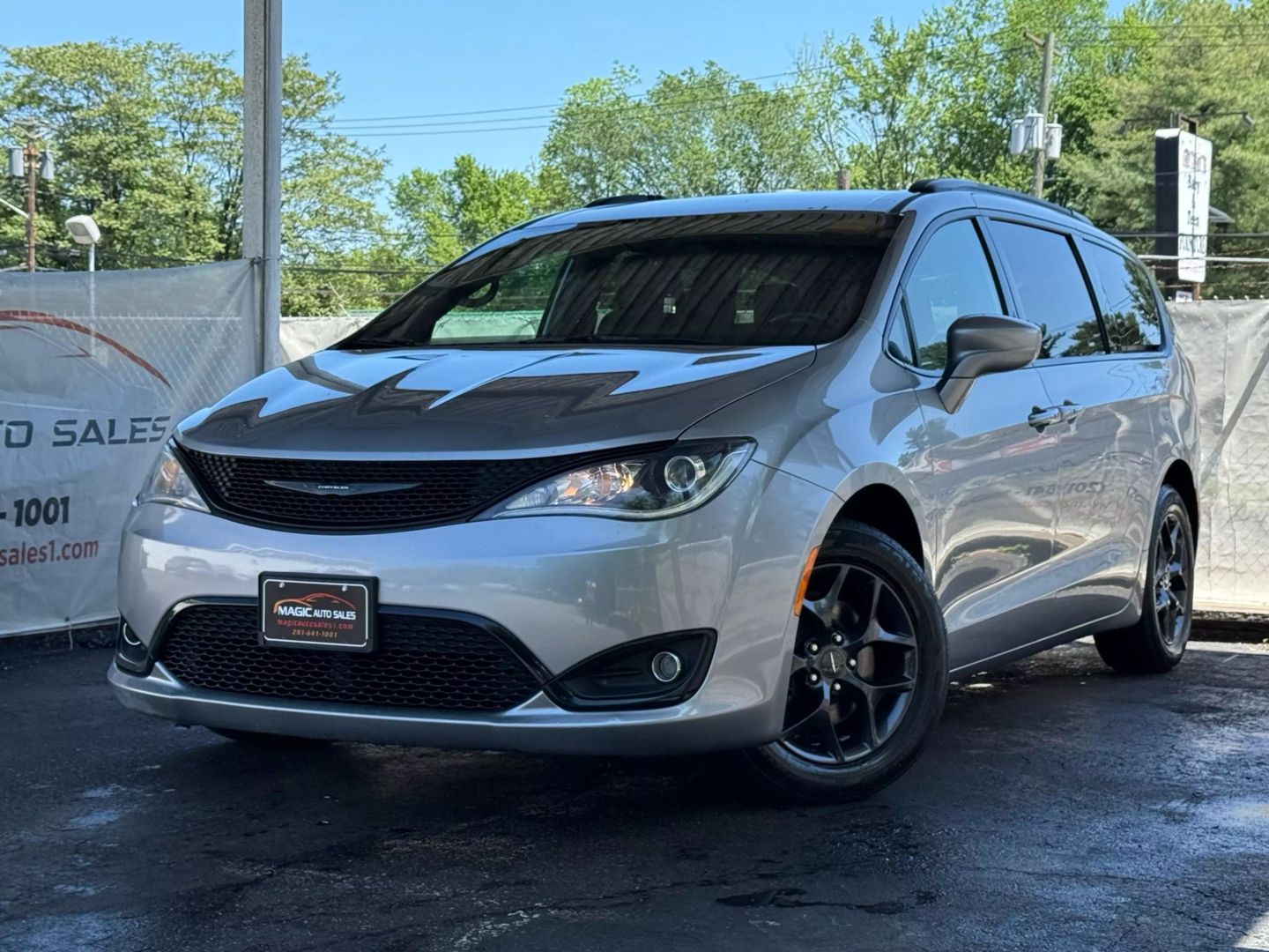 2019 Chrysler Pacifica - Image 1