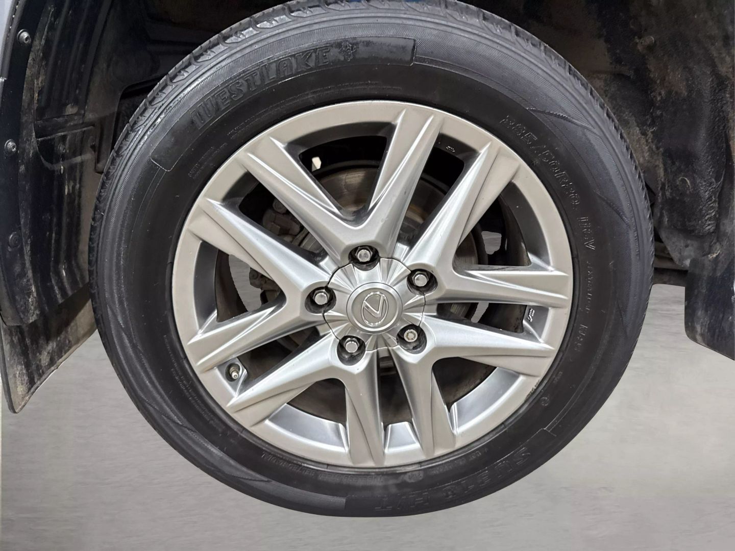 2013 Lexus Lx - Image 16