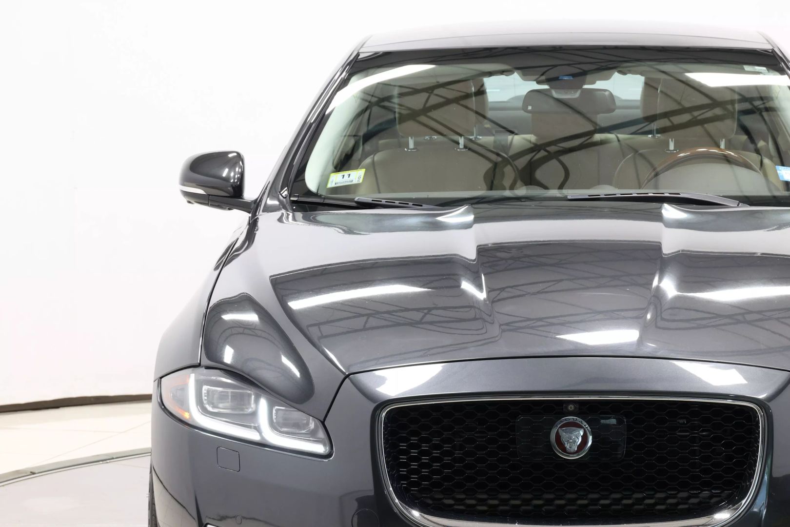 2017 Jaguar Xj - Image 94