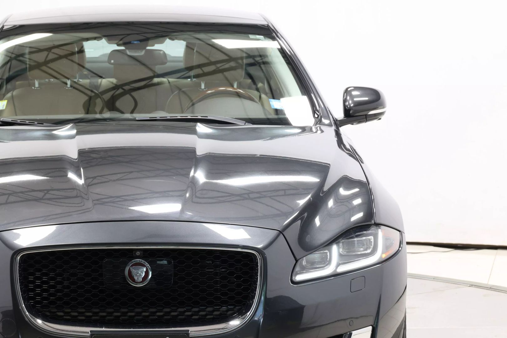 2017 Jaguar Xj - Image 96