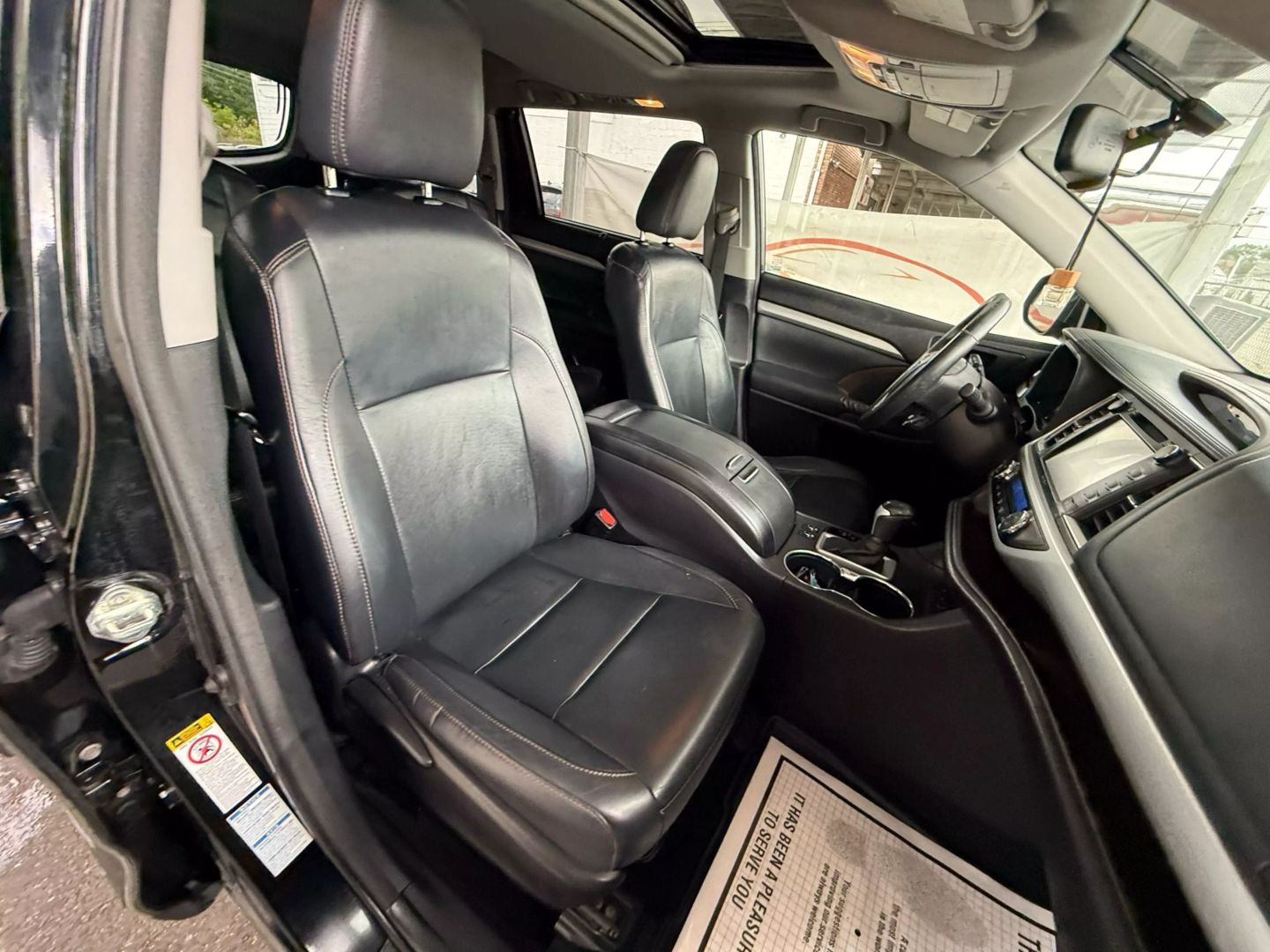 2015 Toyota Highlander - Image 28