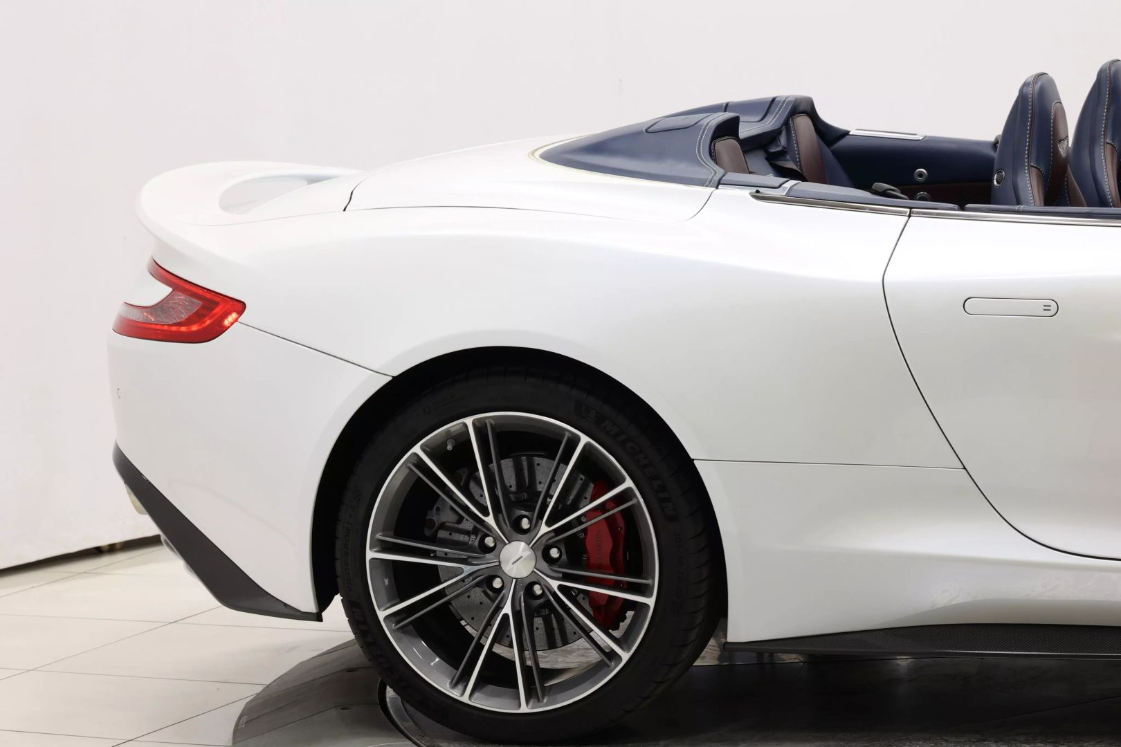 2015 Aston Martin Vanquish - Image 55