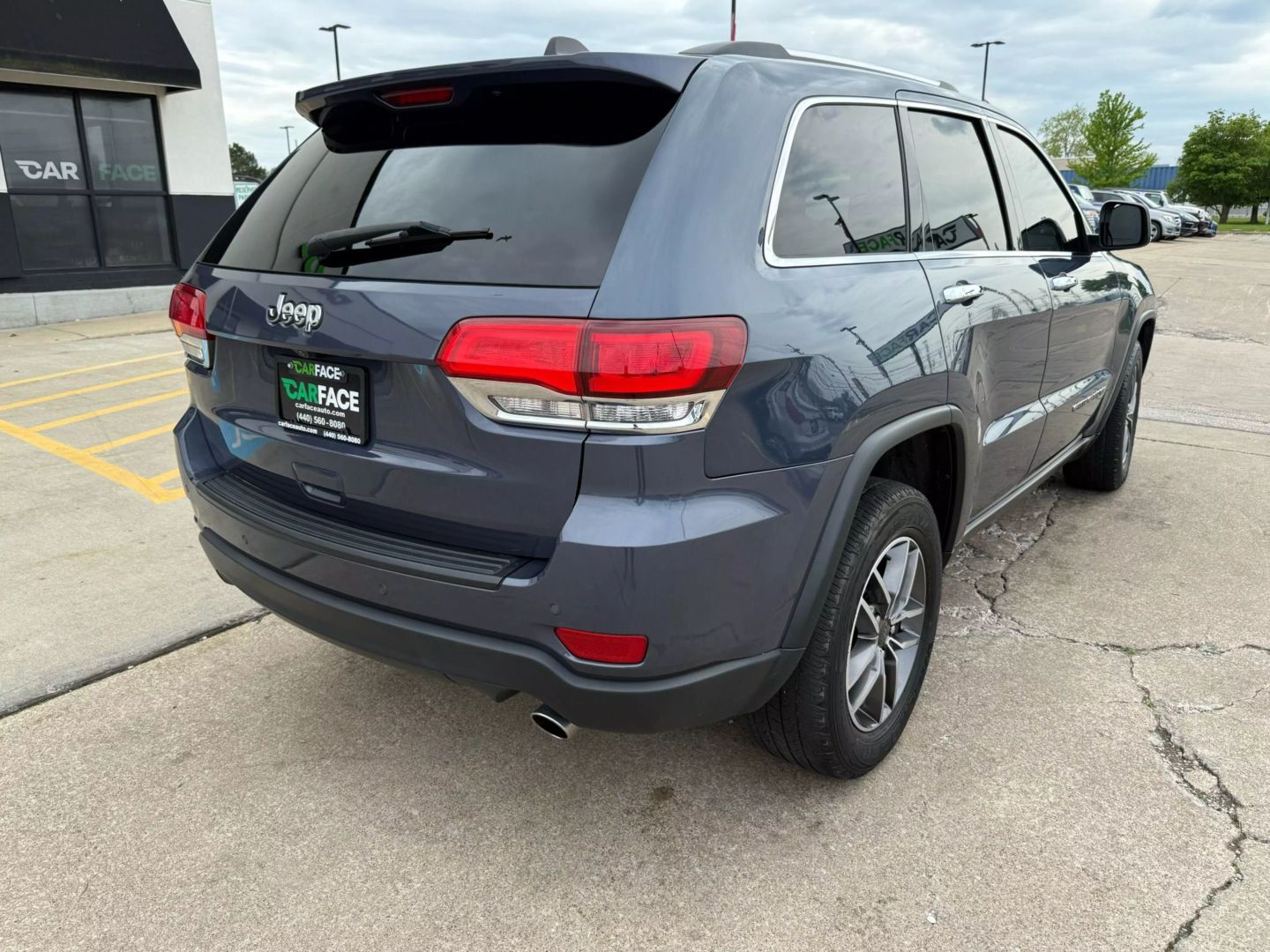 2020 Jeep Grand Cherokee - Image 16