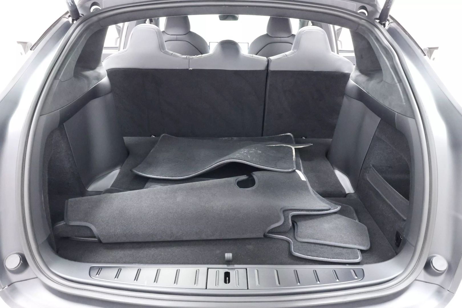2022 Tesla Model X - Image 56