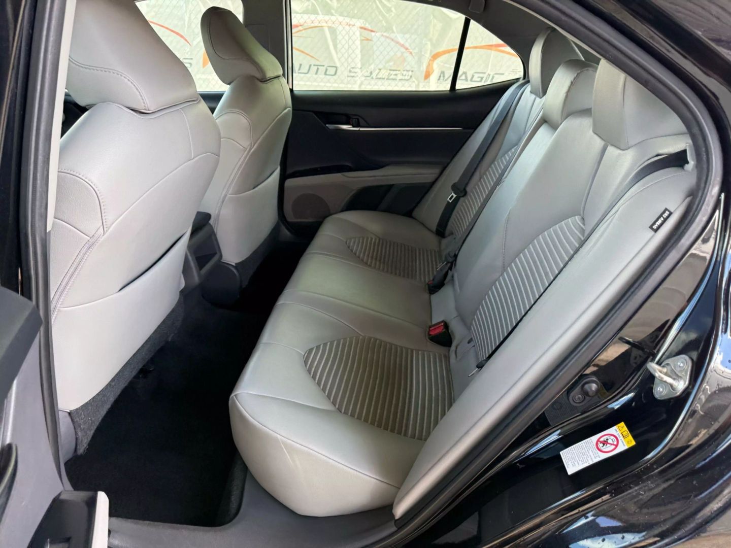 2019 Toyota Camry - Image 18