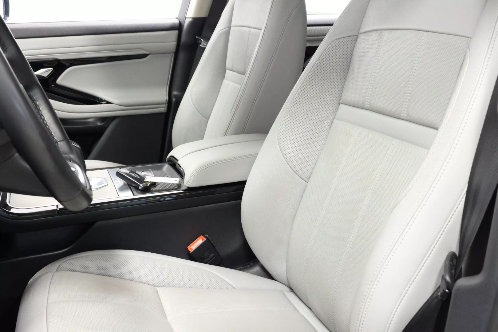 2020 Land Rover Range Rover Evoque - Image 20