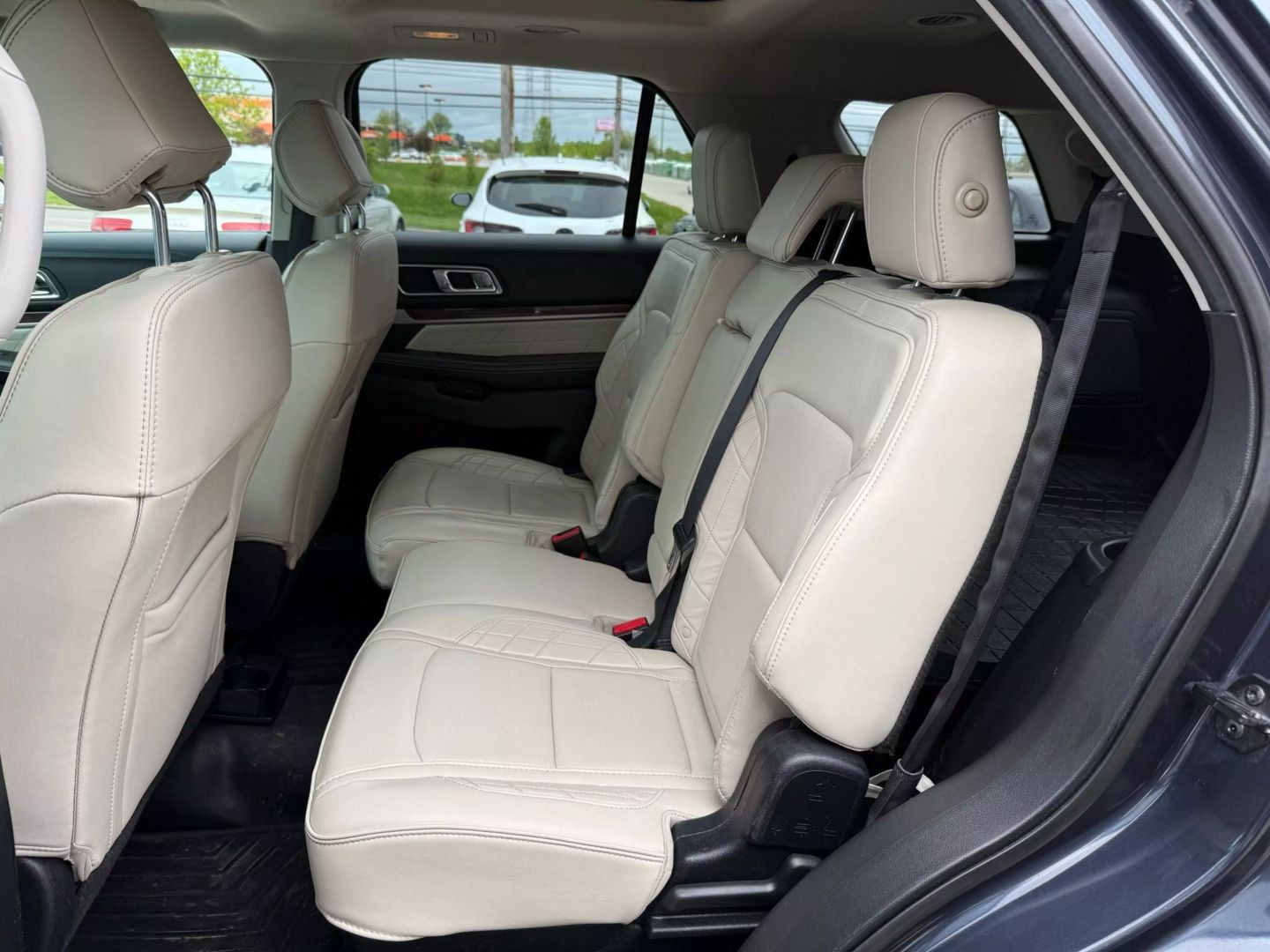 2017 Ford Explorer - Image 22