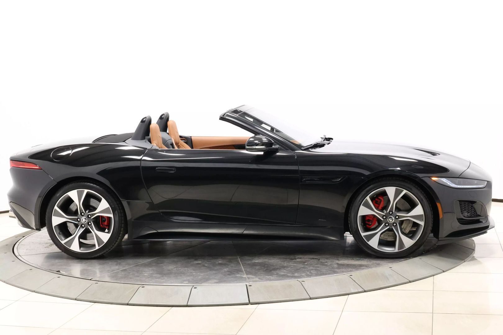 2024 Jaguar F-type - Image 51