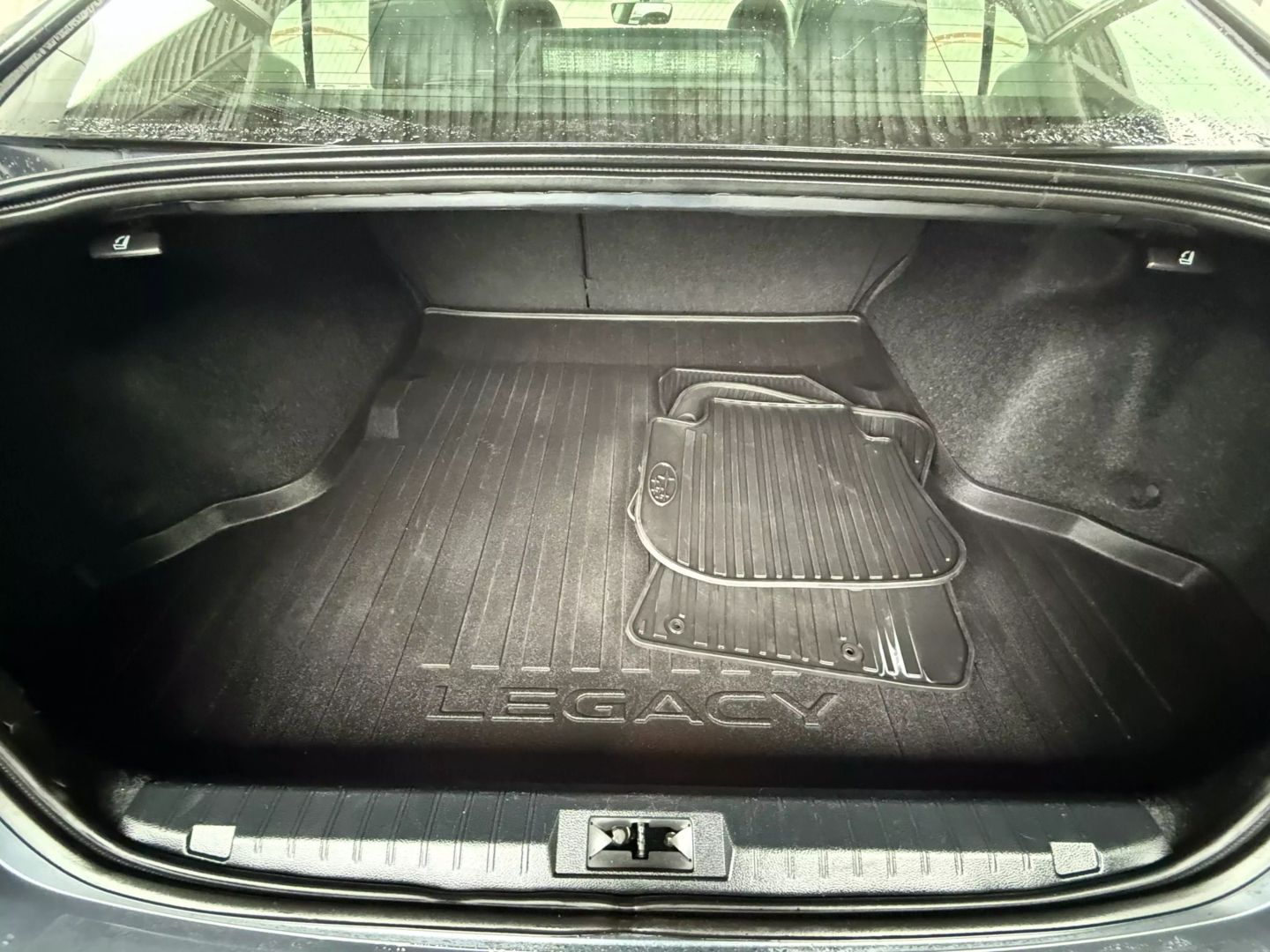 2017 Subaru Legacy - Image 20