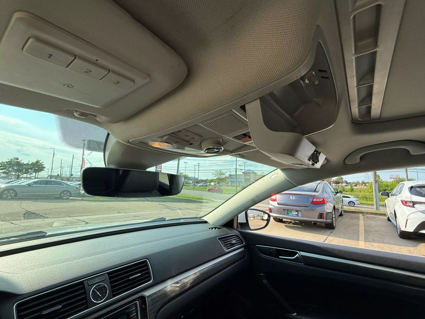 2017 Volkswagen Passat - Image 50