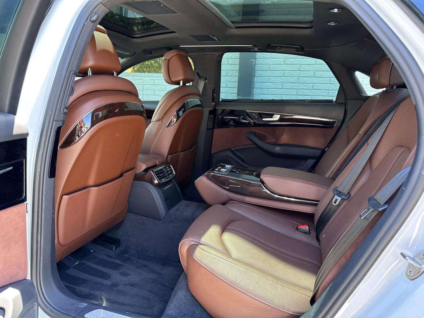 2016 Audi A8 - Image 16