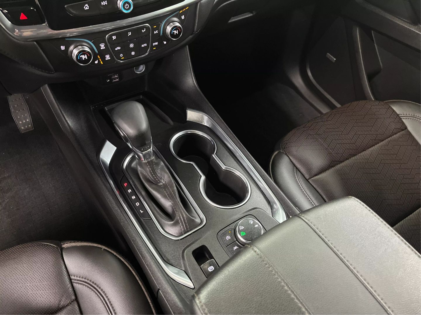 2023 Chevrolet Traverse - Image 16
