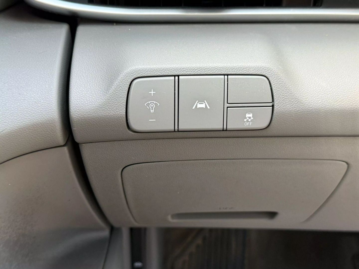 2021 Hyundai Elantra - Image 43