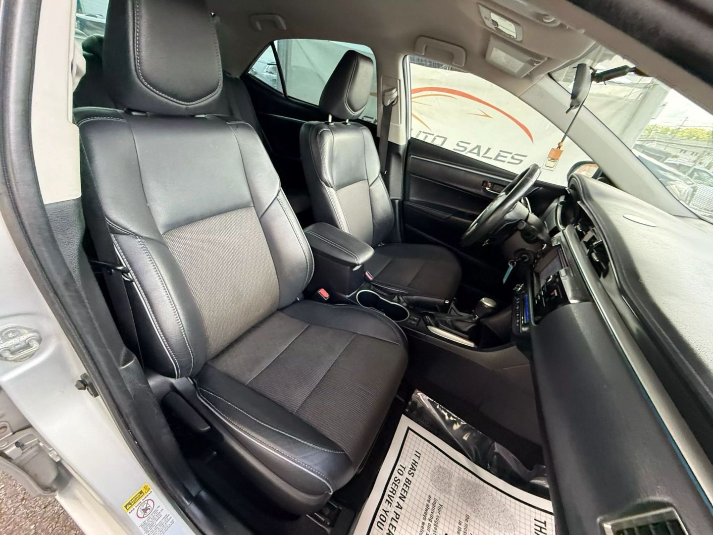 2015 Toyota Corolla - Image 26