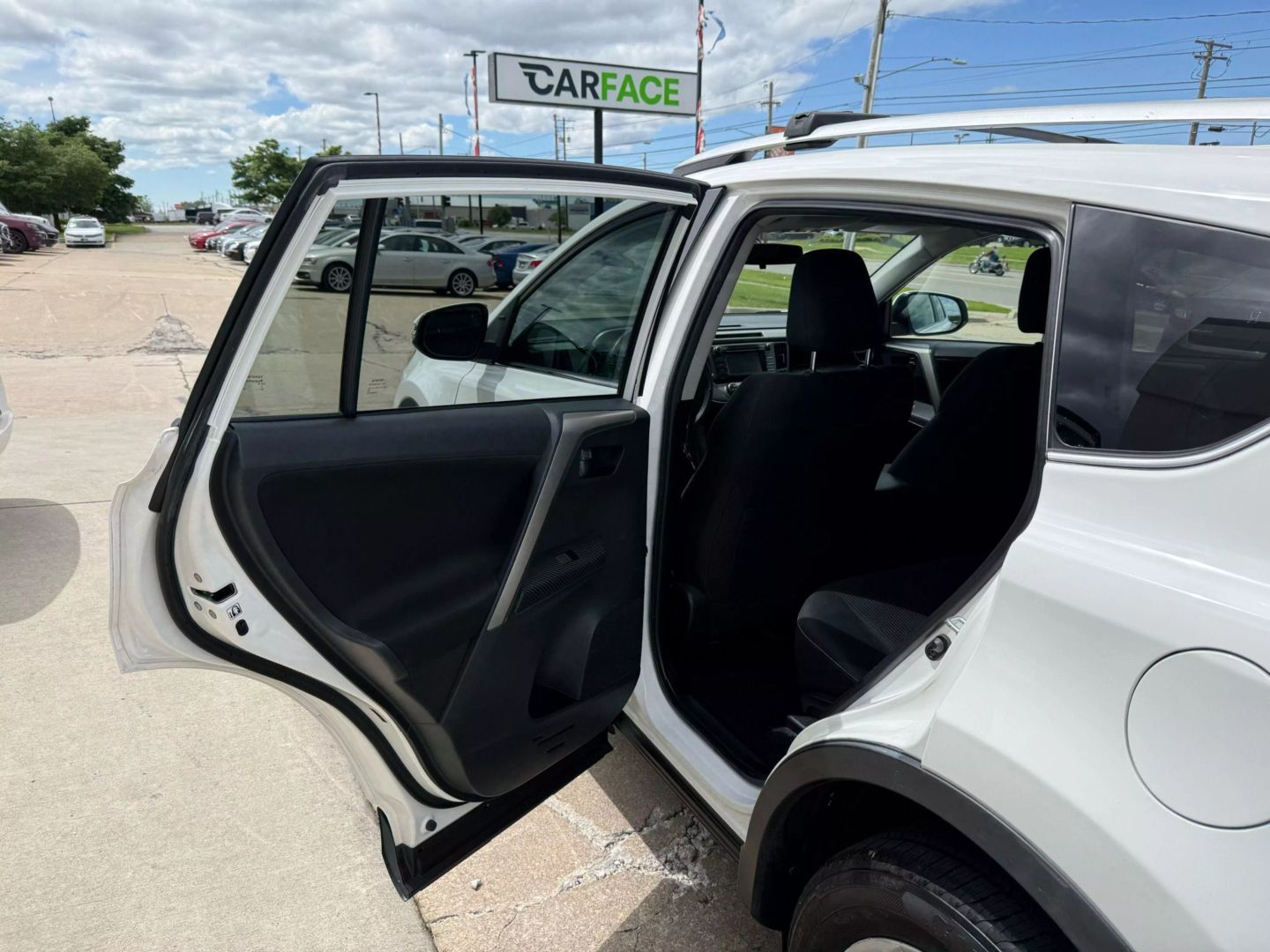 2013 Toyota Rav4 - Image 18