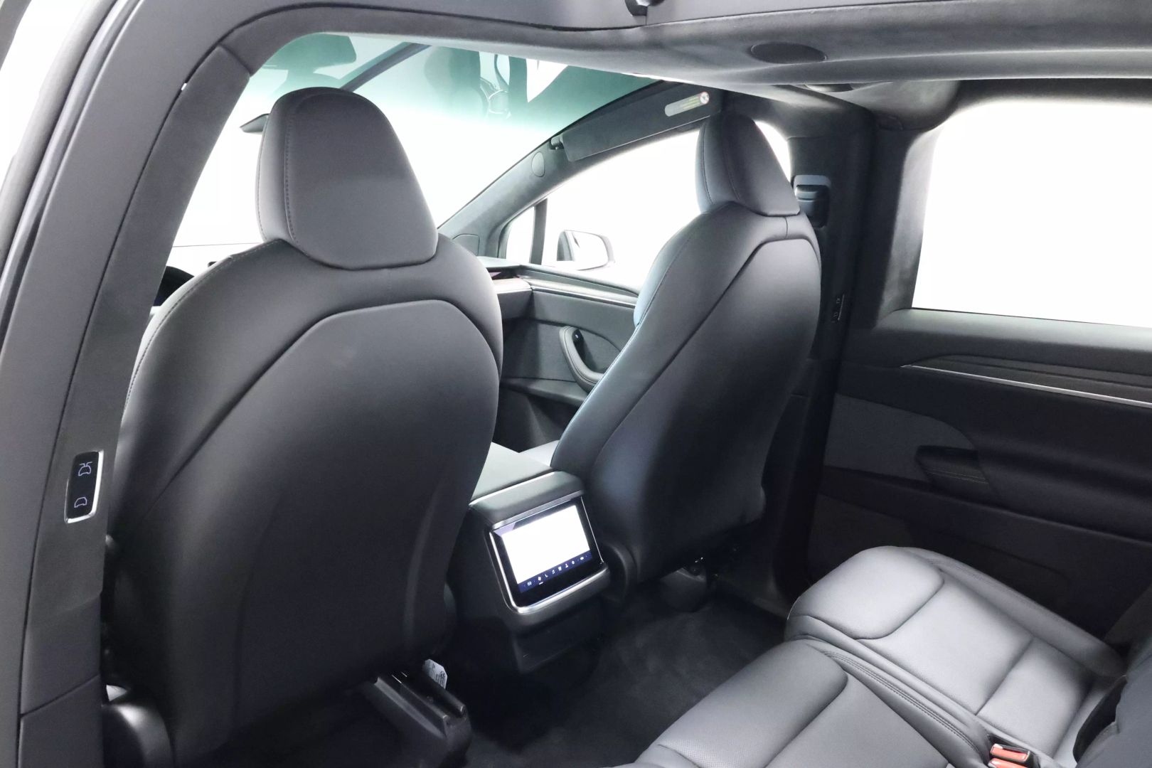 2022 Tesla Model X - Image 50
