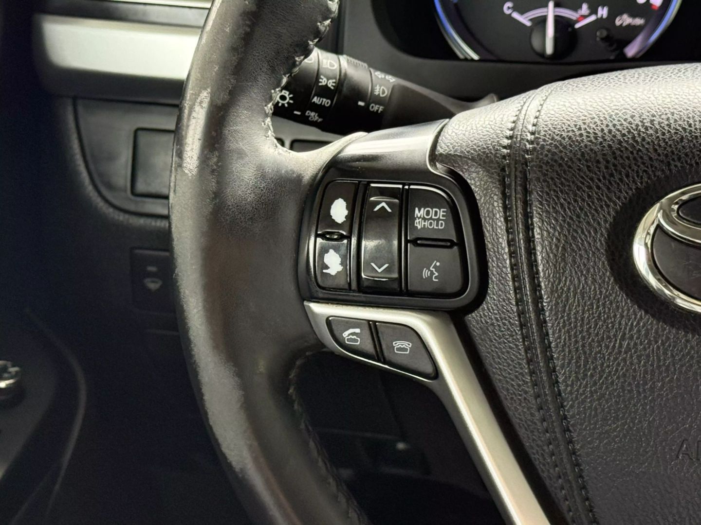 2015 Toyota Highlander - Image 35