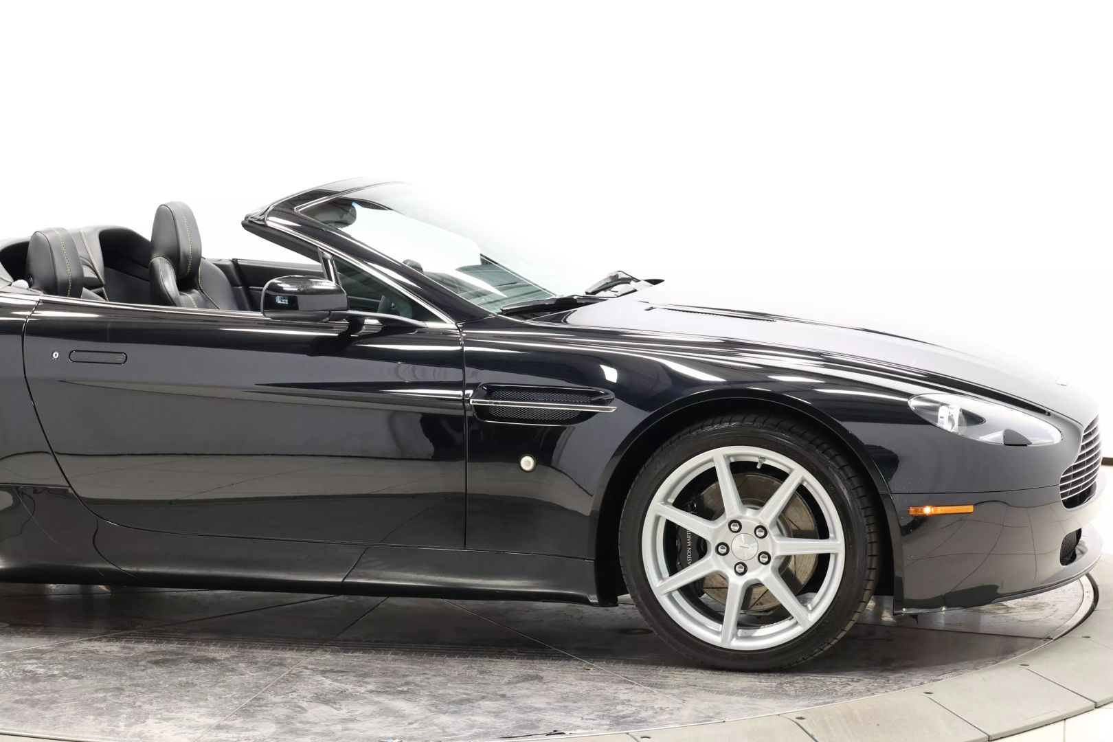 2008 Aston Martin Vantage - Image 58