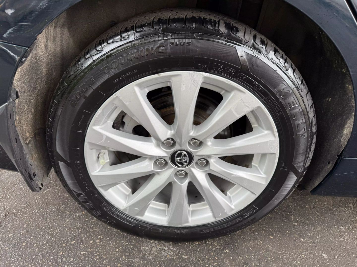2019 Toyota Camry - Image 44
