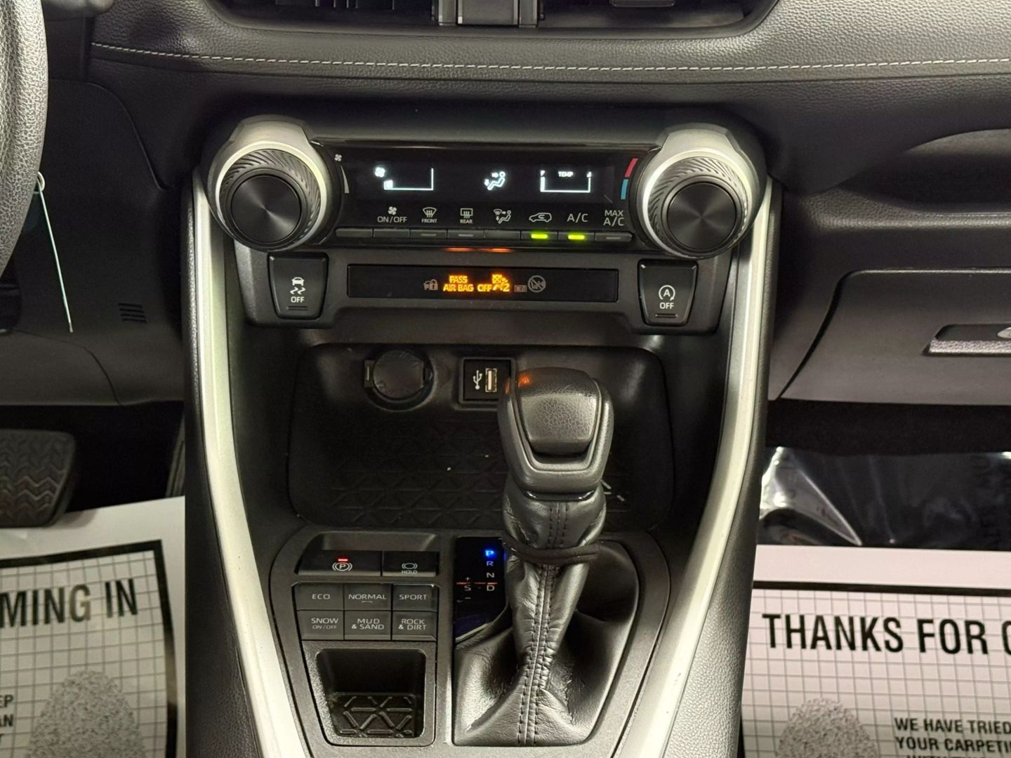 2024 Toyota Rav4 - Image 29