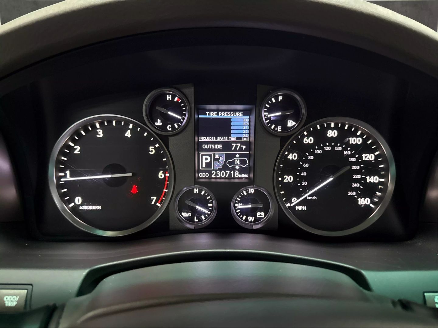 2013 Lexus Lx - Image 40