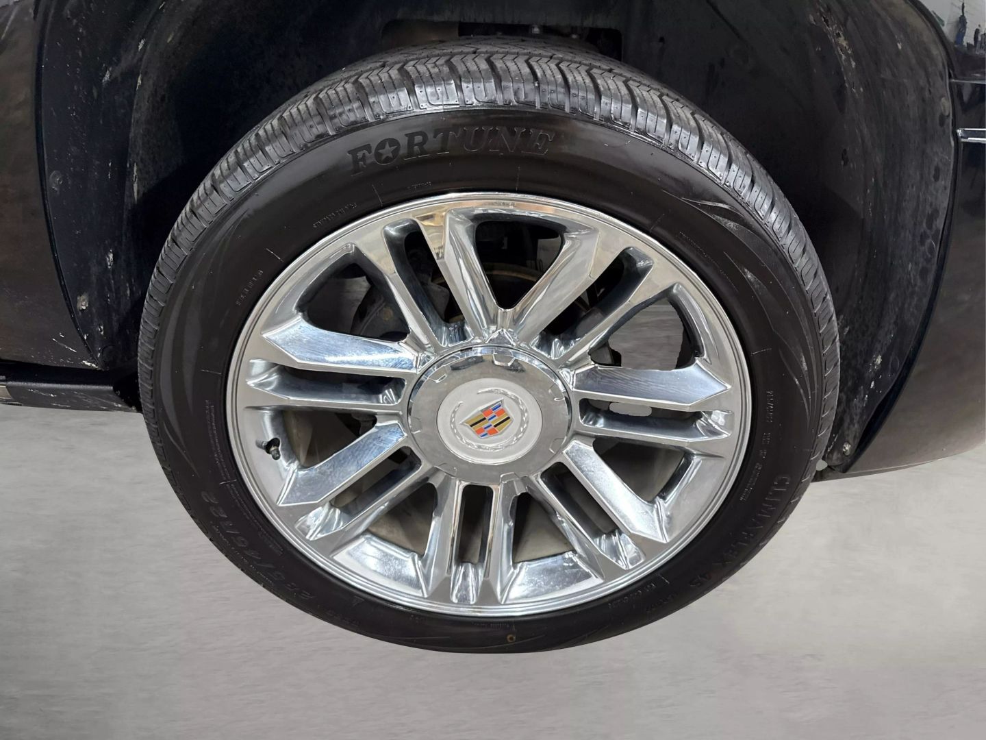 2013 Cadillac Escalade - Image 15