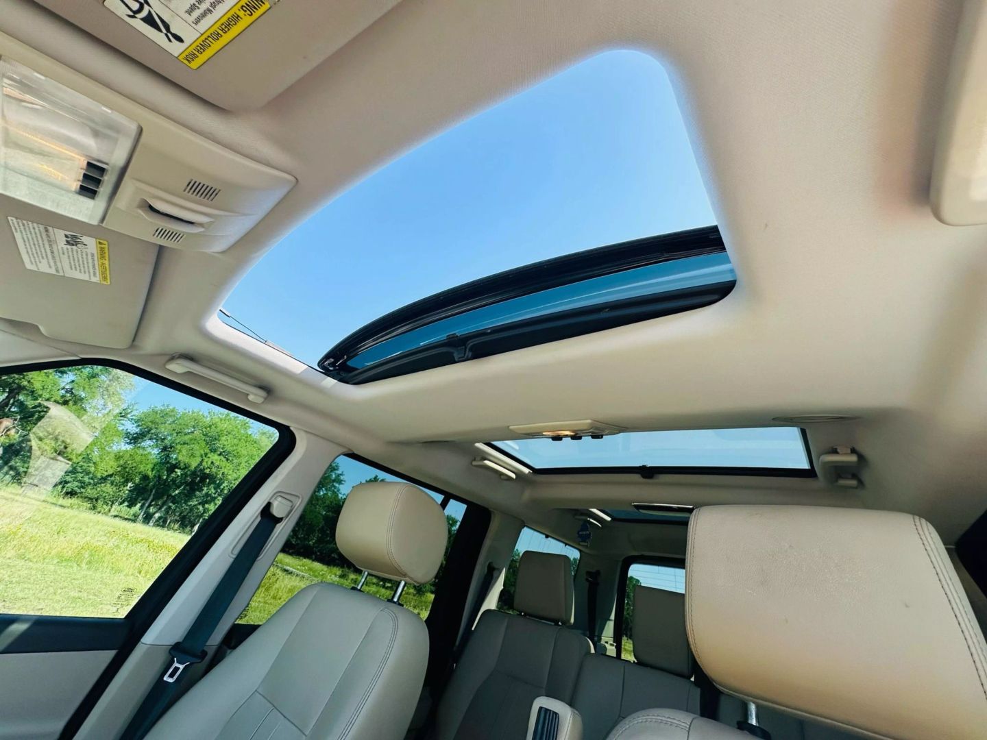 2016 Land Rover Lr4 - Image 27
