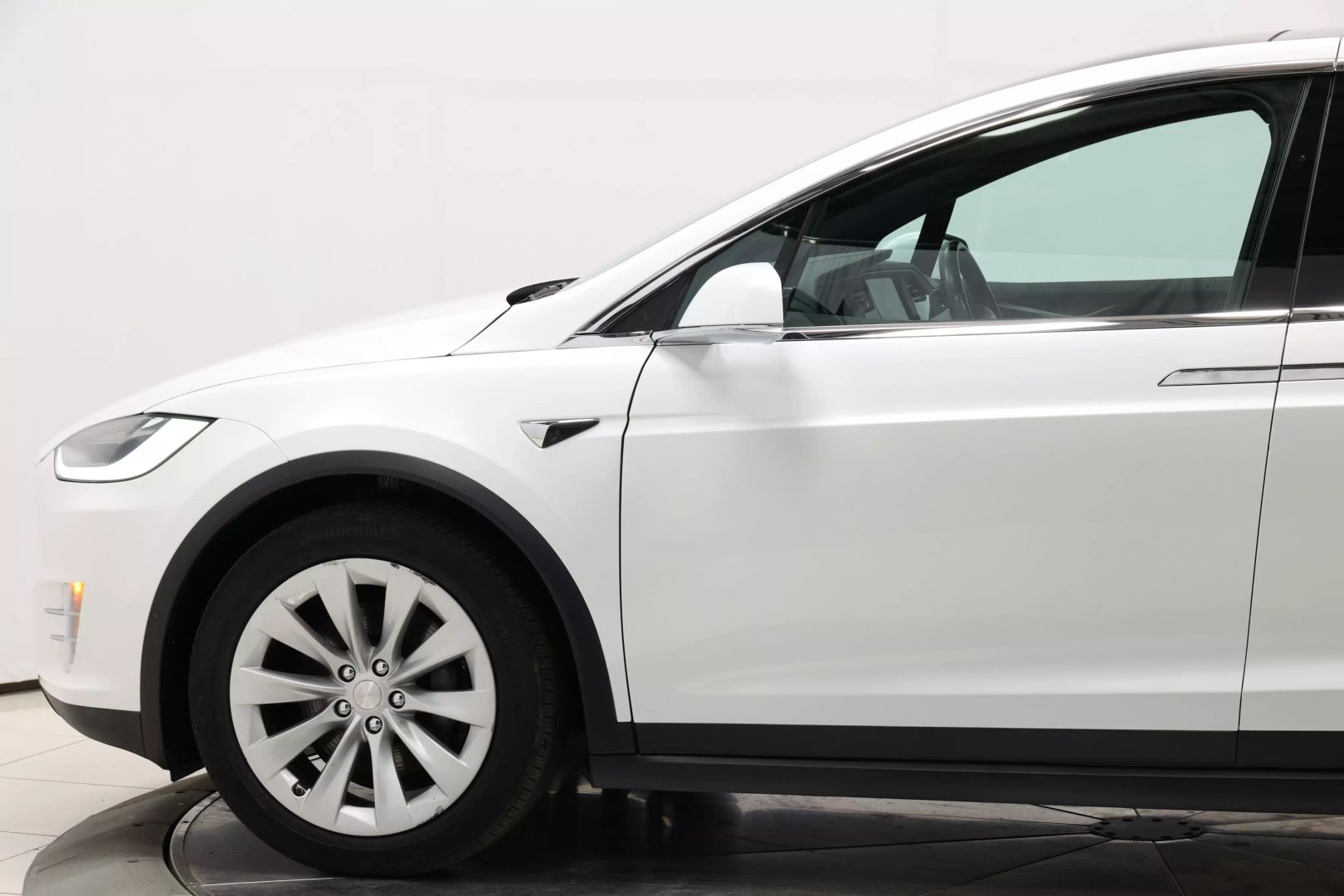 2020 Tesla Model X - Image 7