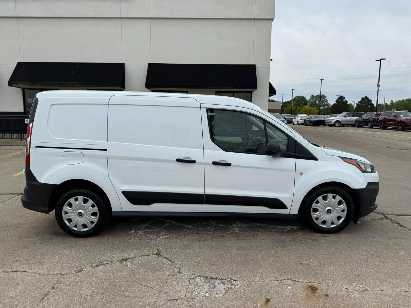 2022 Ford Transit Connect Cargo Van - Image 13