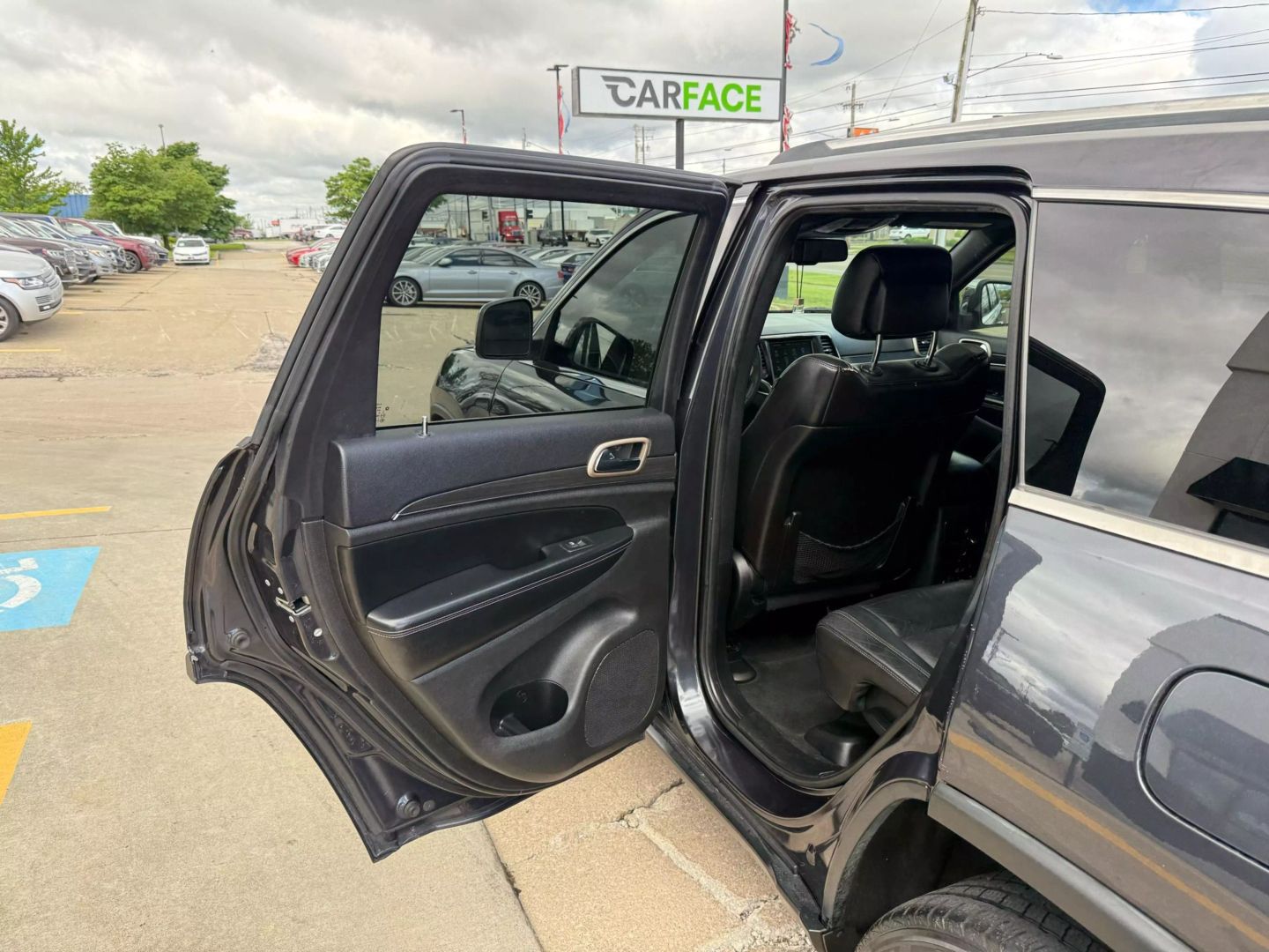 2015 Jeep Grand Cherokee - Image 20
