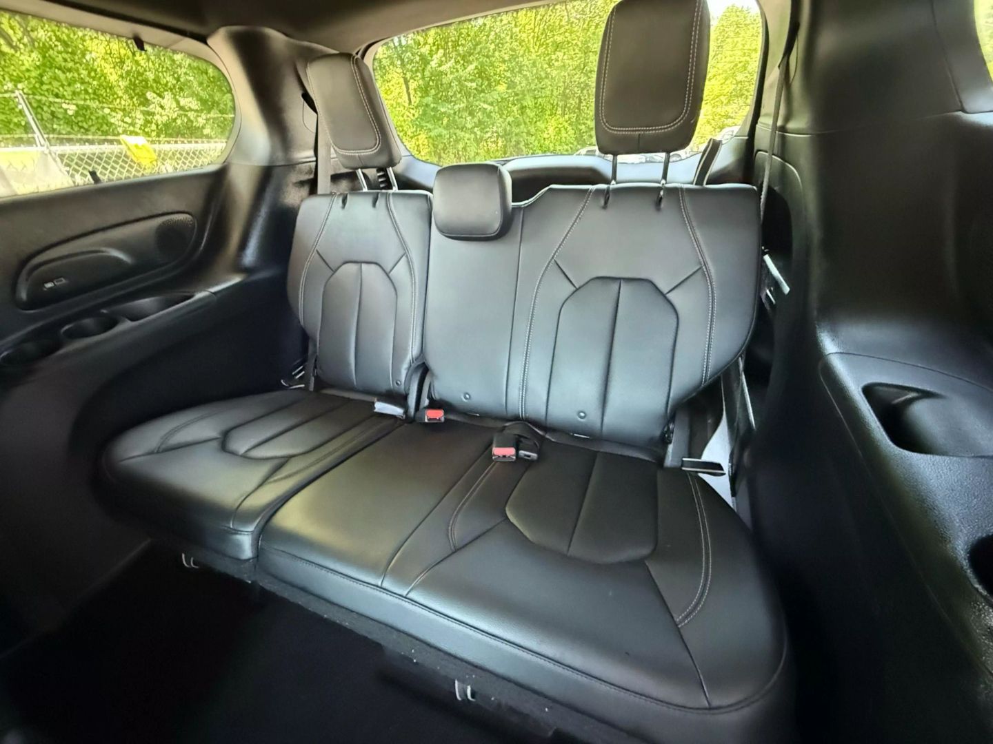 2019 Chrysler Pacifica - Image 19