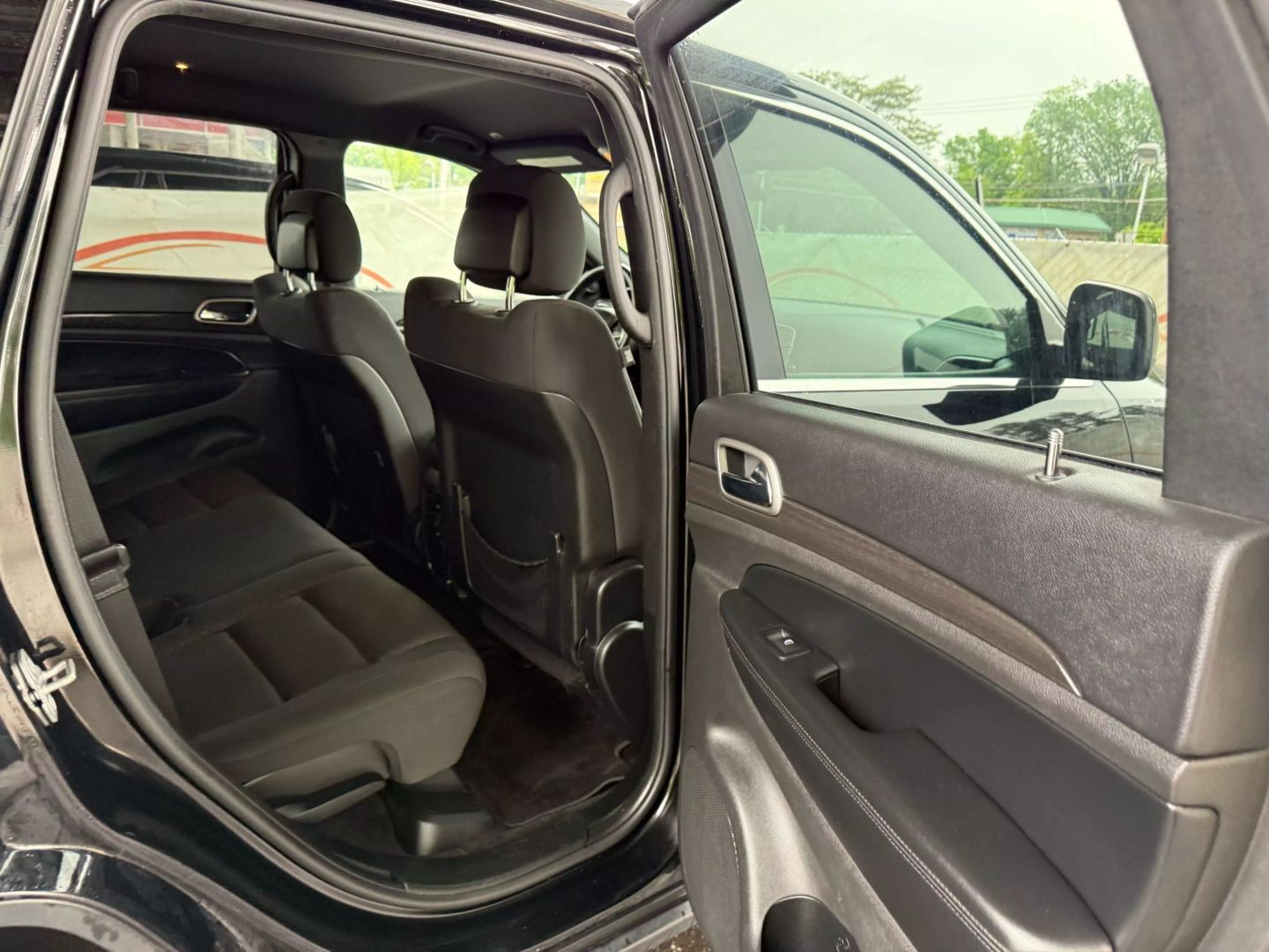 2018 Jeep Grand Cherokee - Image 21