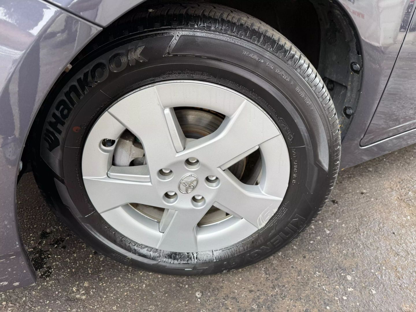 2010 Toyota Prius - Image 35