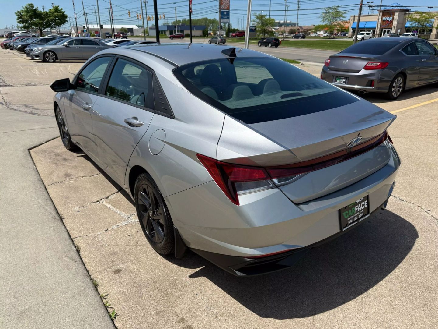 2021 Hyundai Elantra - Image 7