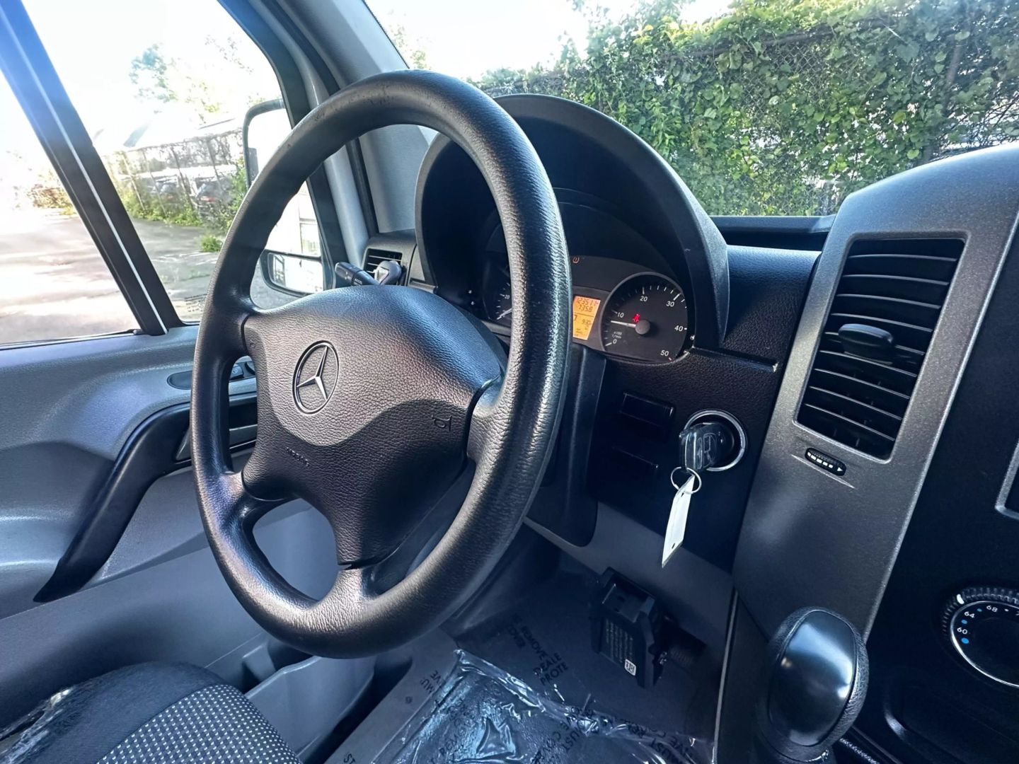 2013 Mercedes-benz Sprinter 2500 Cargo - Image 19