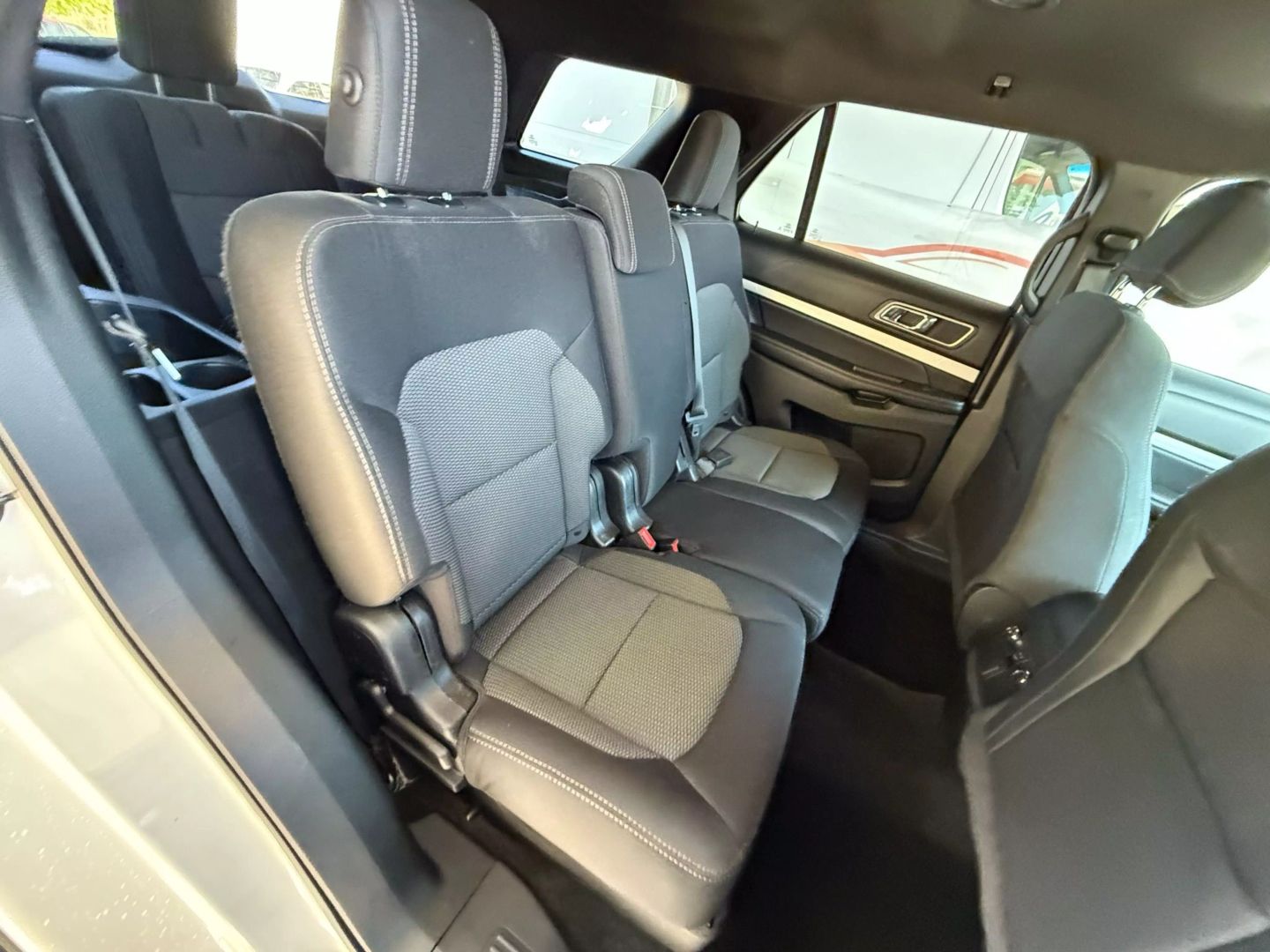 2017 Ford Explorer - Image 24