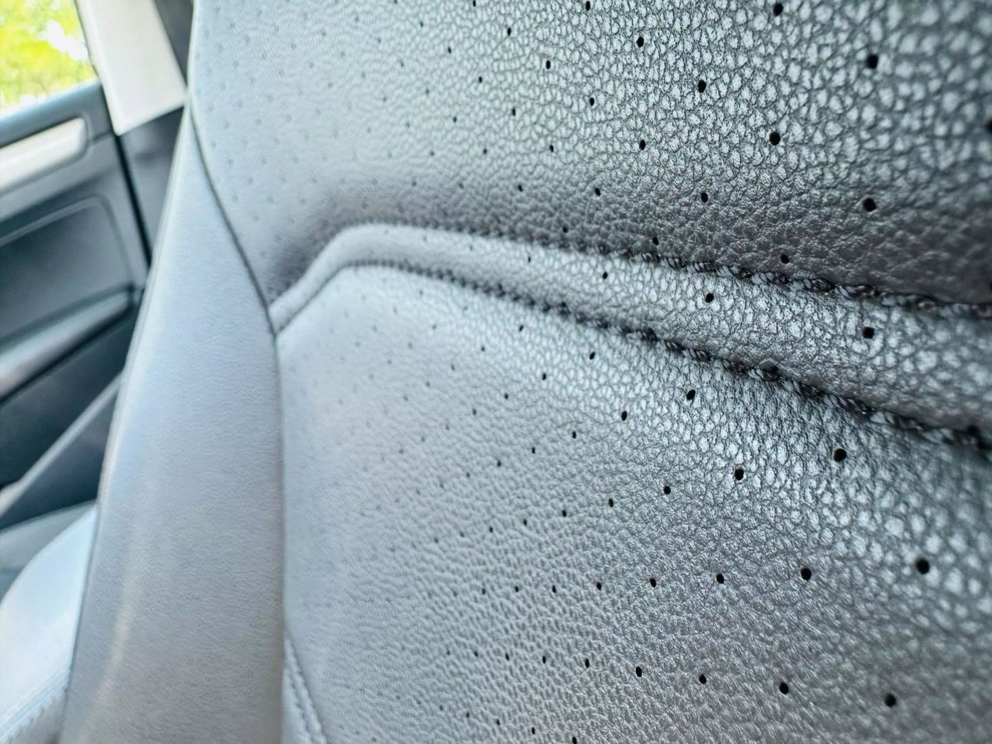 2020 Volkswagen Passat - Image 18