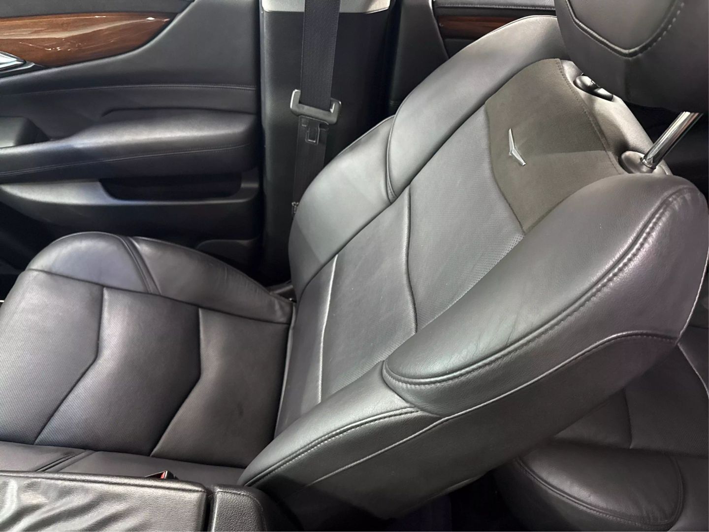 2016 Cadillac Escalade Esv - Image 35