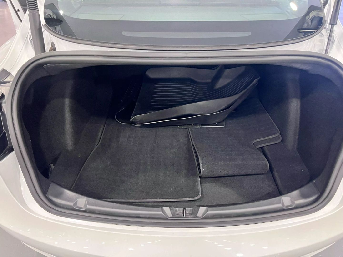 2021 Tesla Model 3 Long Range Sedan 4d - Image 27