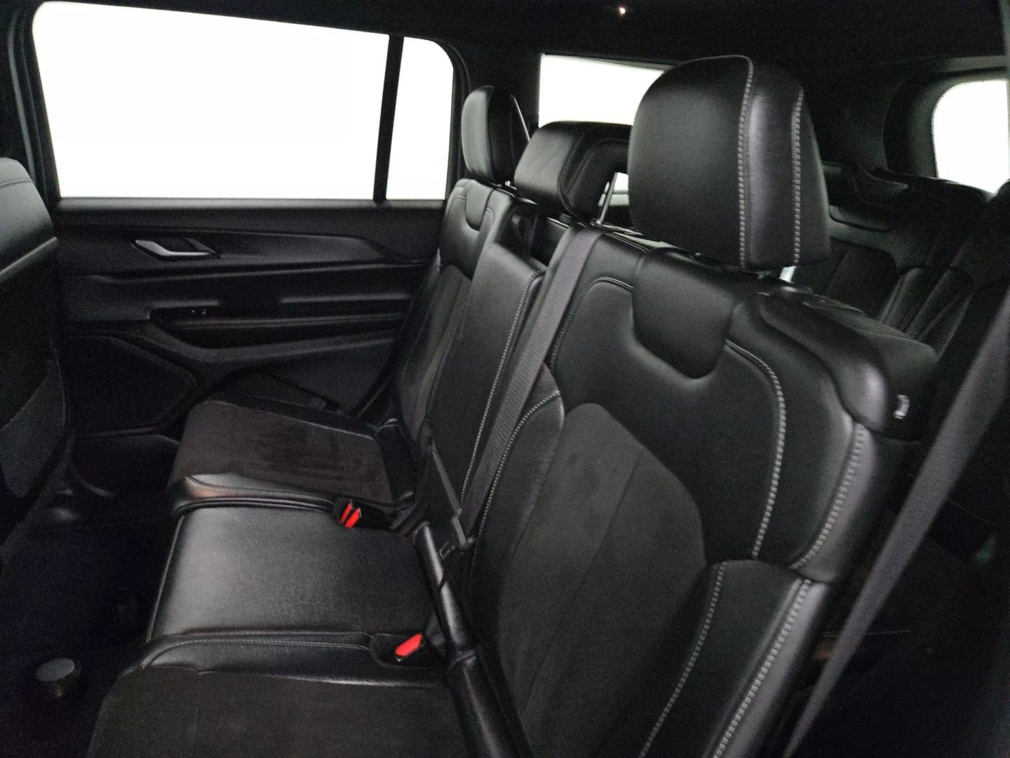 2023 Jeep Grand Cherokee L - Image 18