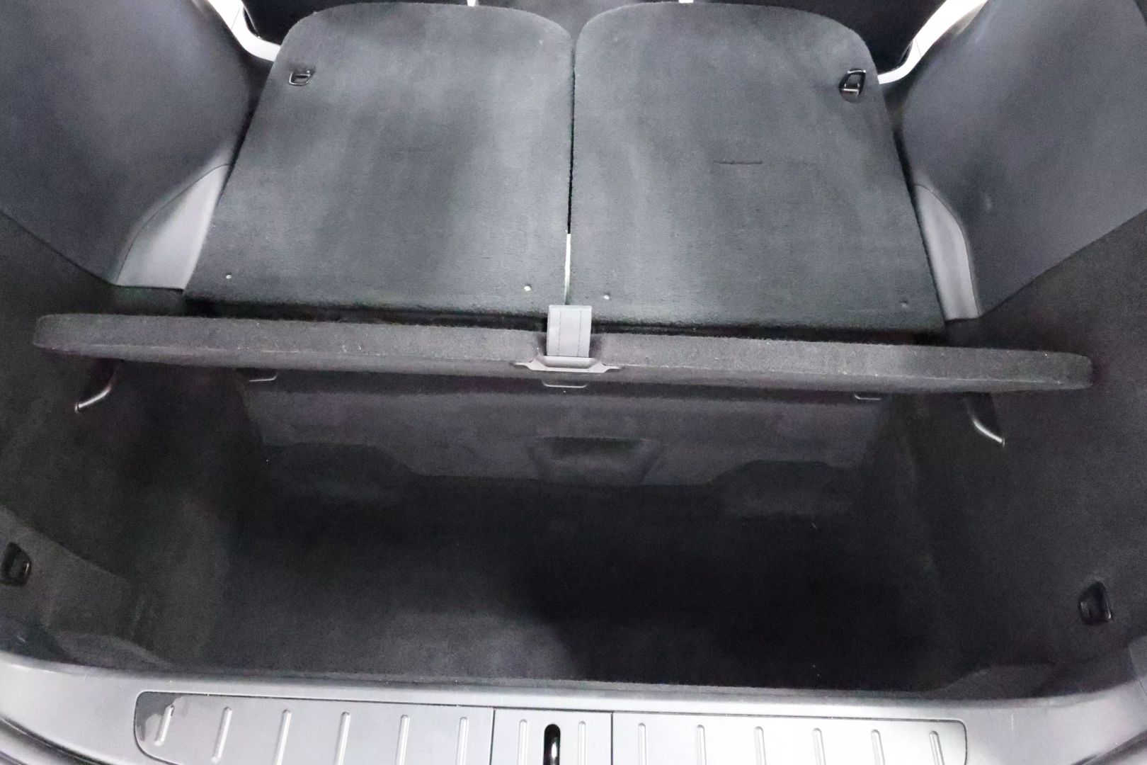2020 Tesla Model X - Image 75